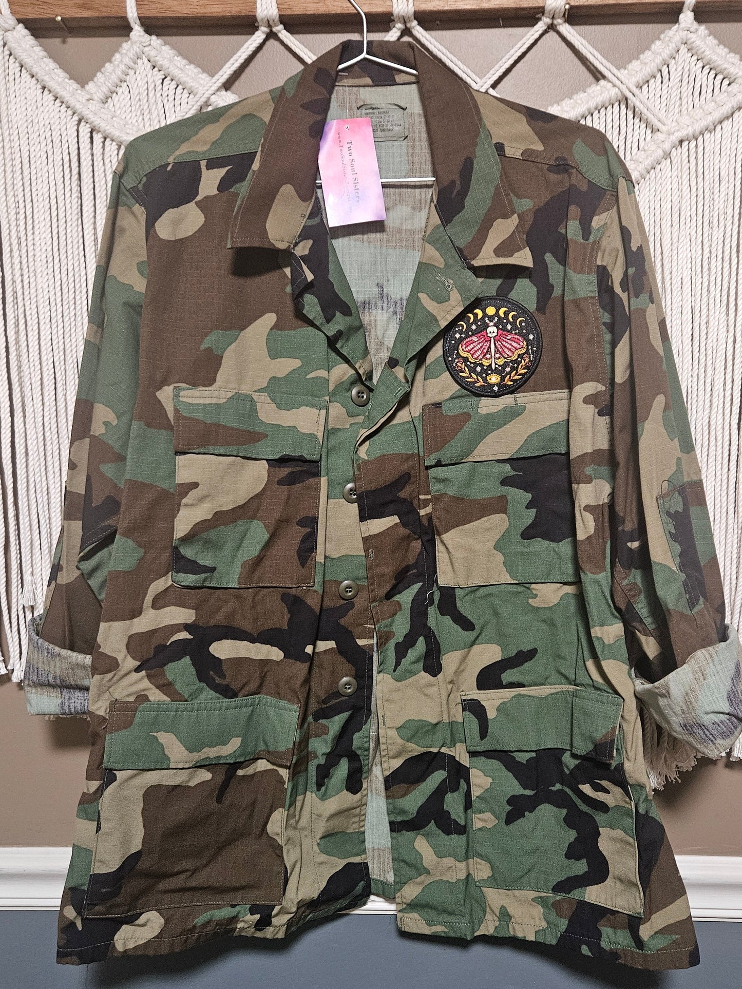 A little camo, a little flower power, and a whole lotta rock βnβ roll. π€πΌ Medium/Large