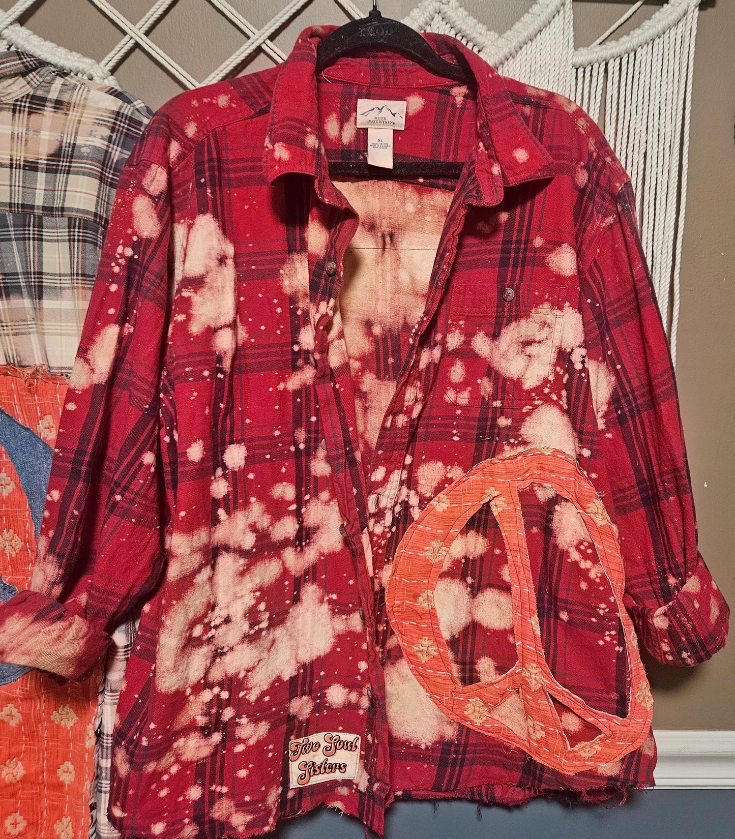 Grateful Dead Upcycle; A little hippie, a little rock ‘n’ roll, and completely one-of-a-kind. ✌️🌹Size XL