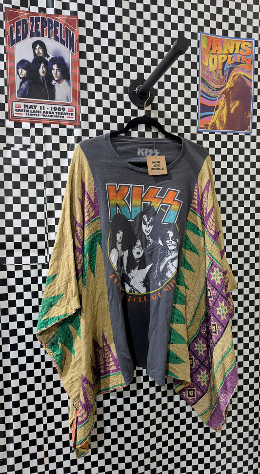 💋 poncho with kantha sleeves