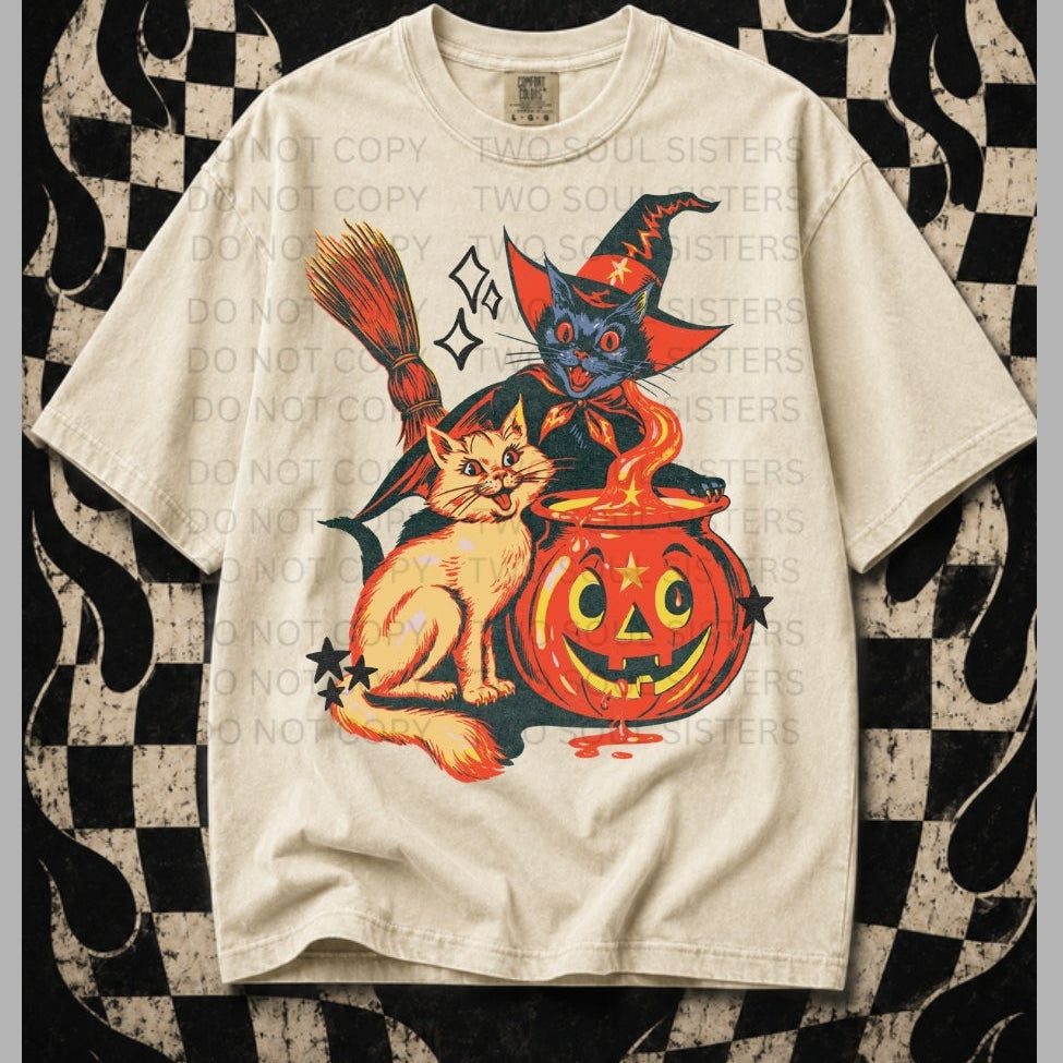 Vintage Witchy Cats Halloween Tee 🐈‍⬛🎃